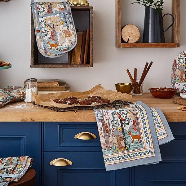 Ulster Weavers Wildwood Tea Towel - Image 3