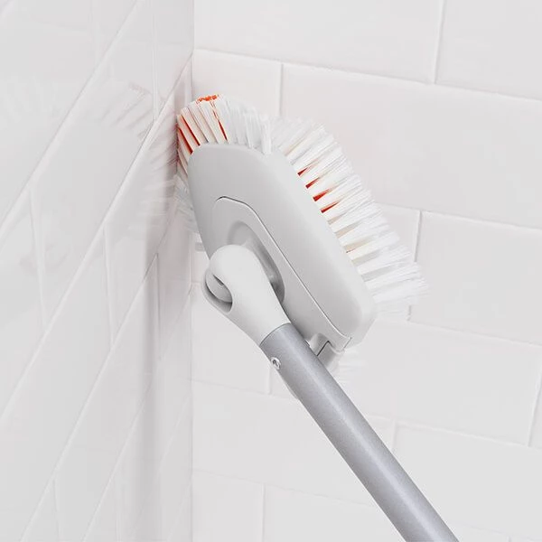 OXO Good Grips Extendable Tub & Tile Brush - Image 4