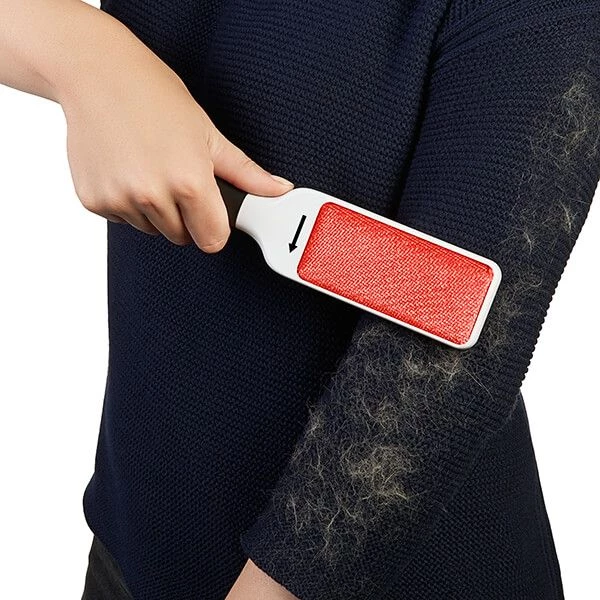 OXO Good Grips Furlifter Garment Brush - Image 3